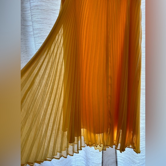 🛍️2/$10‼️🛍️Banana Republic dress ☀️ - Picture 5 of 9